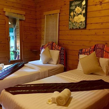 Loghome Boutique Chiang Mai Bagian luar foto