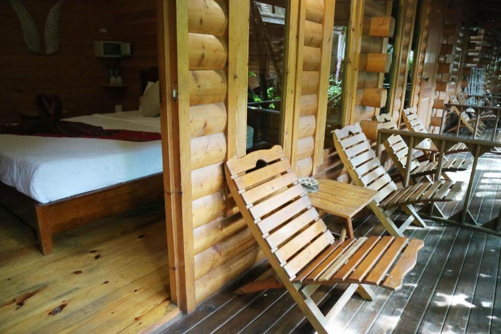 Loghome Boutique Chiang Mai Bagian luar foto