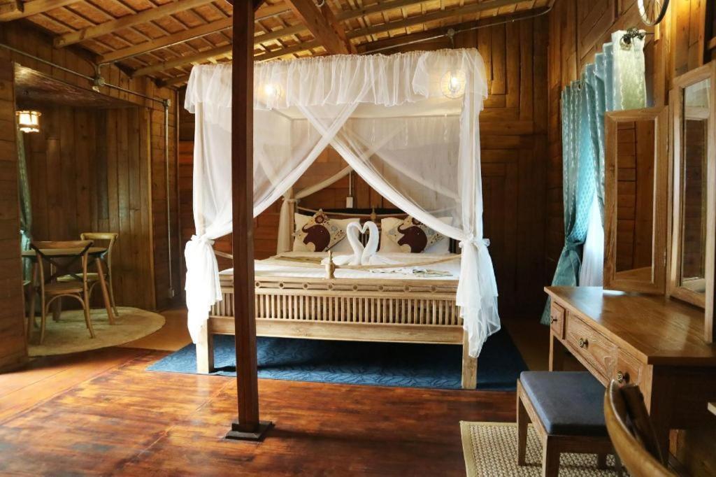 Loghome Boutique Chiang Mai Bagian luar foto