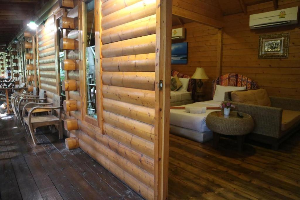 Loghome Boutique Chiang Mai Bagian luar foto