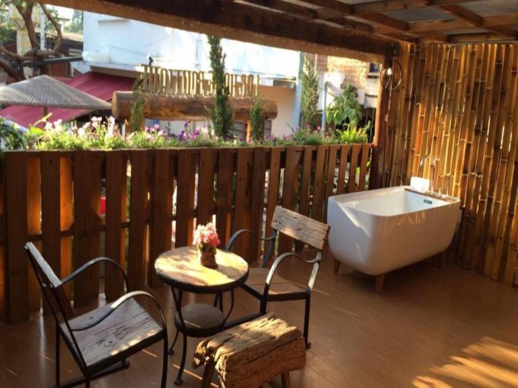 Loghome Boutique Chiang Mai Bagian luar foto